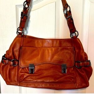Elegant Tan Leather Shoulder Bag